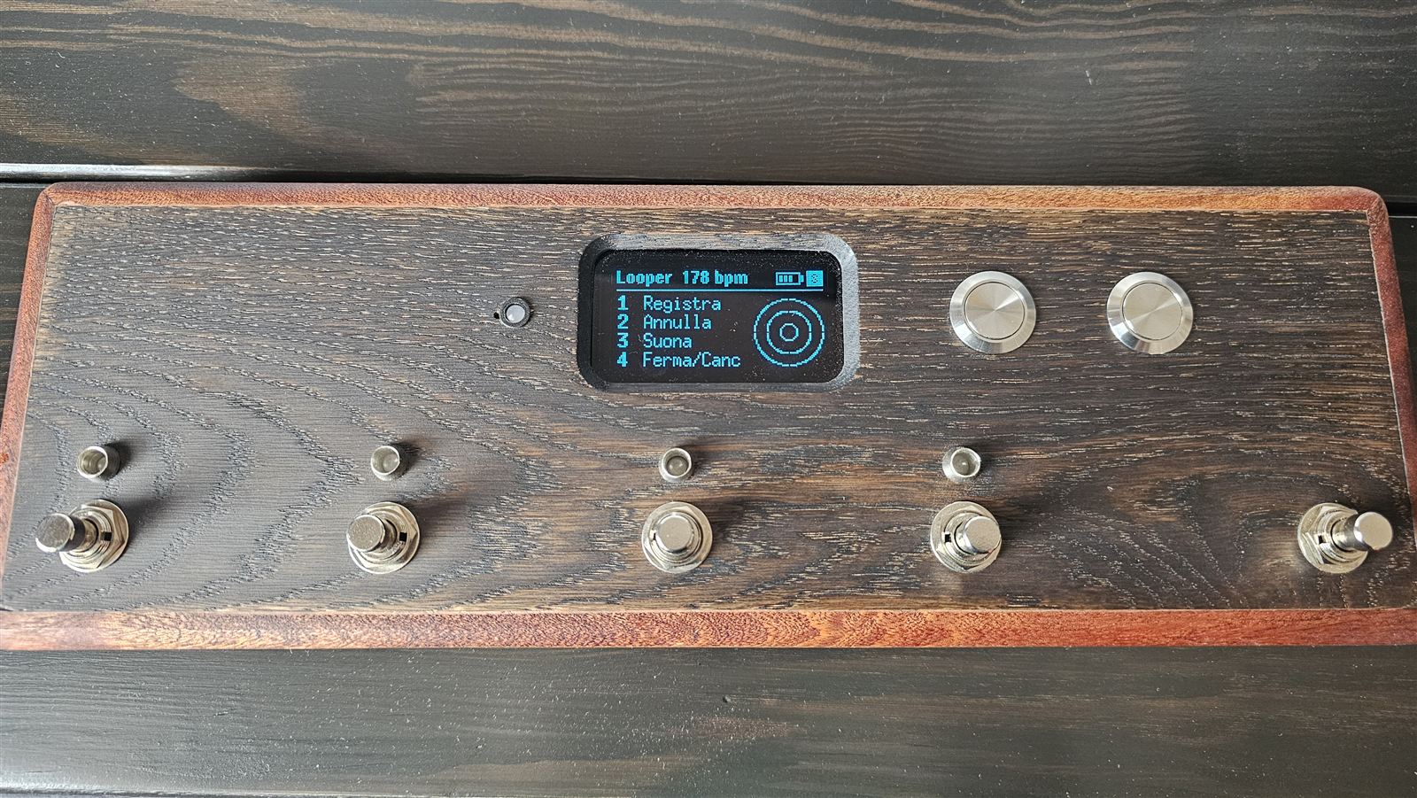 Il looper a loop vuoto: Looper 178 bpm, le quattro righe e l'anello vuoto